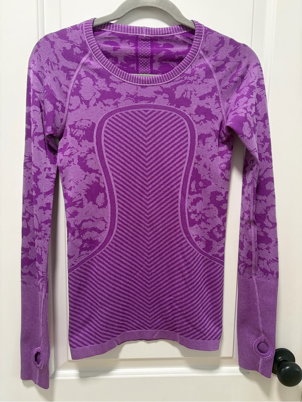 Lululemon Swiftly Tech Fleur size 4 Long Sleeve Purple Floral Camo